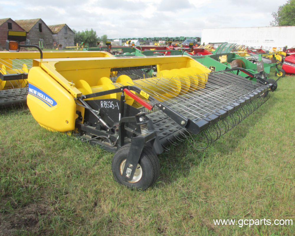 790CP 15FT HEADER W/NH PICK-UP