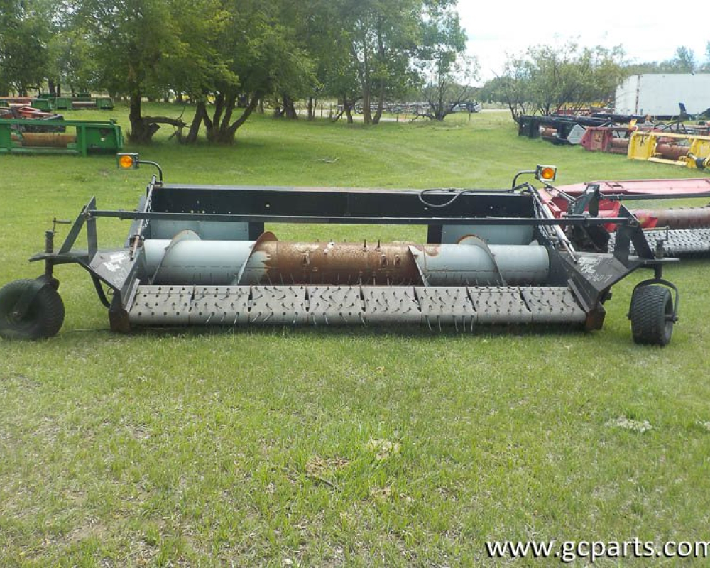 AGCO 13FT HEADER W/ SUPER 8 PICK-UP