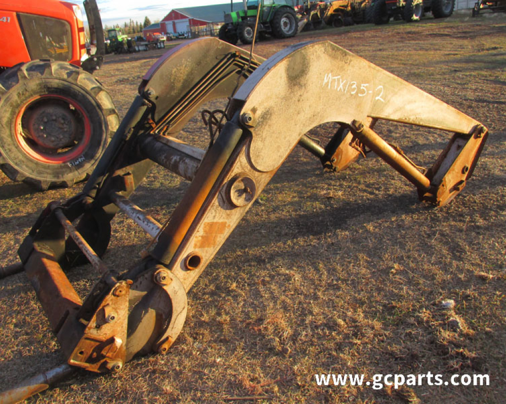 LOADER W/ BALE SPEAR